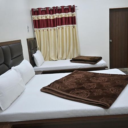 Hotel Roshan Palace Ambaji Bagian luar foto