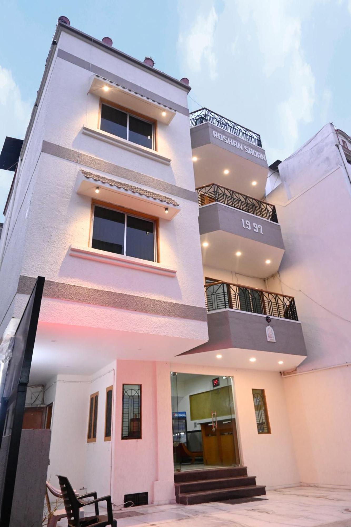 Hotel Roshan Palace Ambaji Bagian luar foto