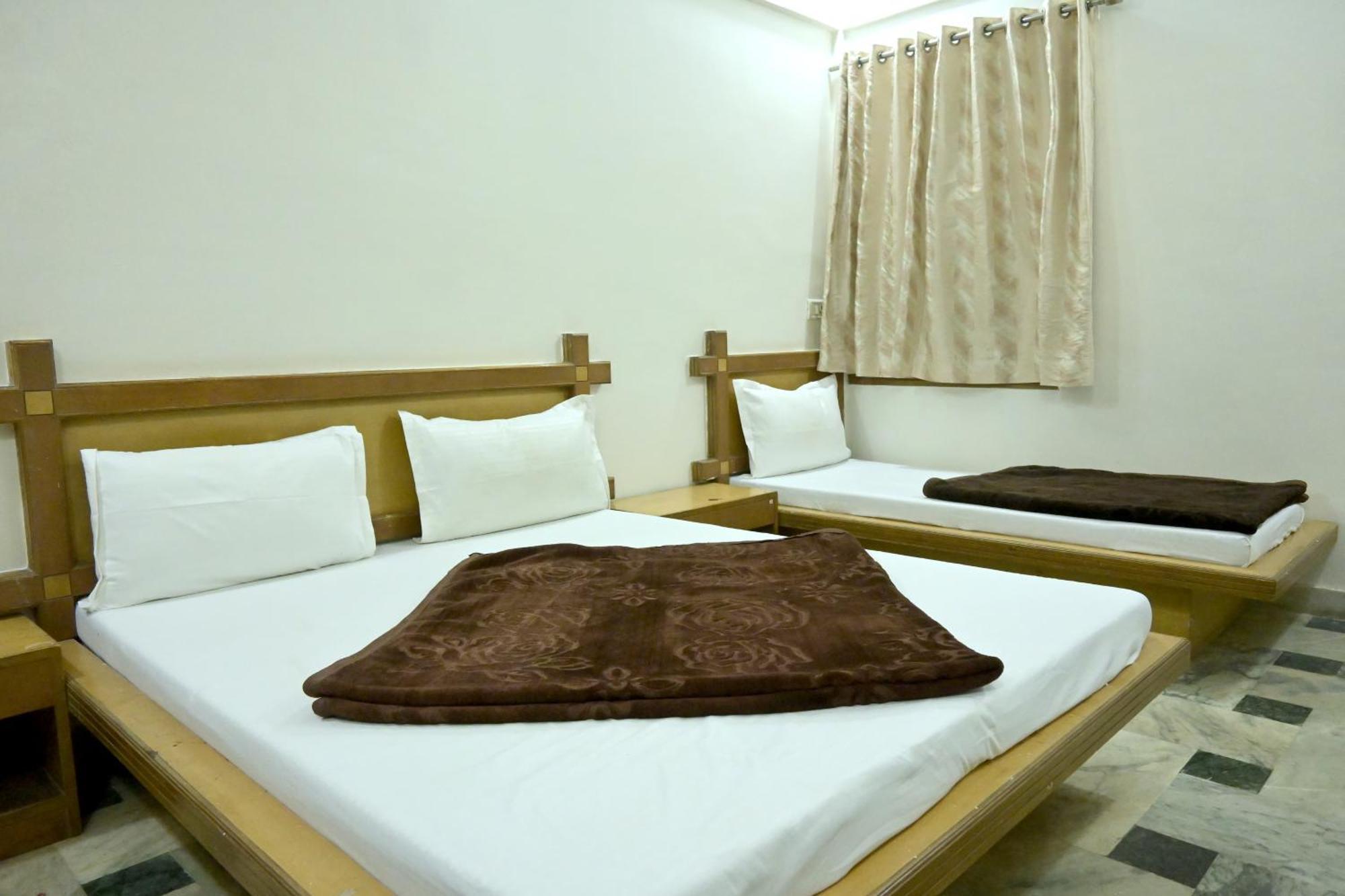 Hotel Roshan Palace Ambaji Bagian luar foto