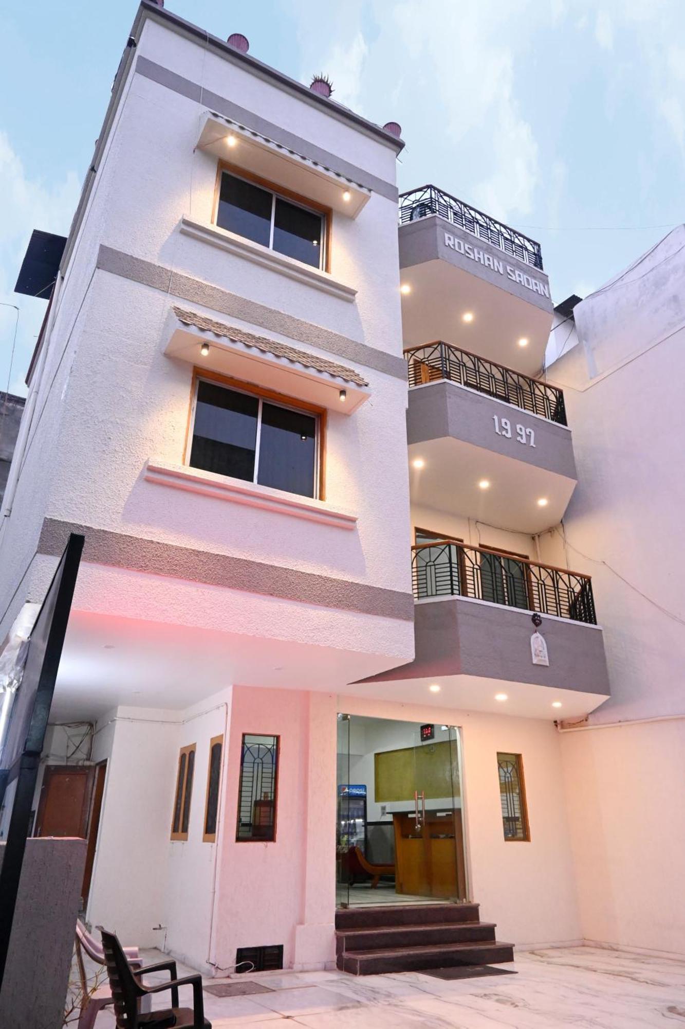 Hotel Roshan Palace Ambaji Bagian luar foto