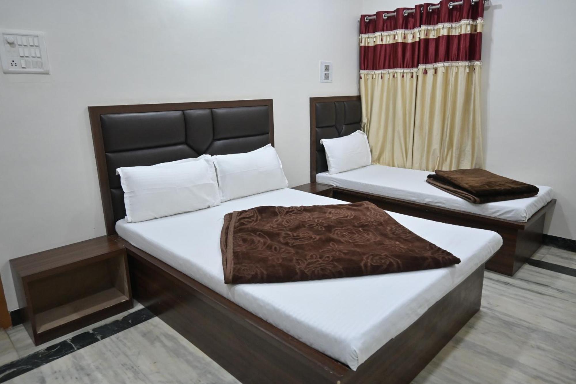Hotel Roshan Palace Ambaji Bagian luar foto